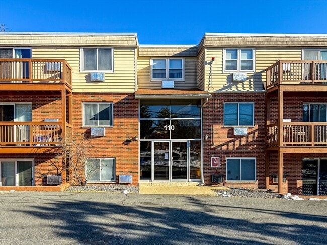 Building Photo - 110 Boston Post Rd E Unit 4