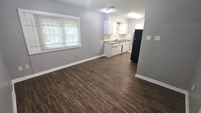 Photo - 10806 Safeguard St Casa