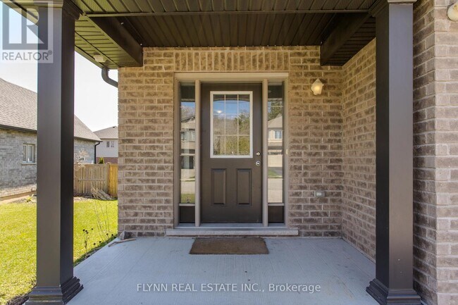 Photo - 246 Woodway Trail