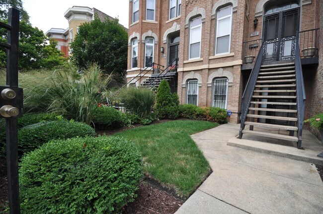 Photo - 622 E Oakwood Blvd Unidad #1