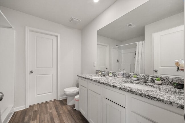 Photo - Modern Spacious 5-Bedroom Home Built in 2023