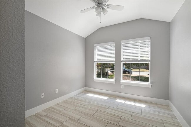 Photo - 902 Low Brim Cove