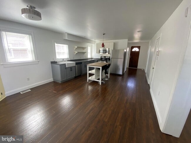 Photo - 106 S Walnut St