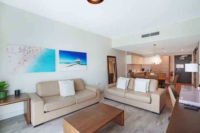 Building Photo - 777 N Ocean Dr Unit ID1047781P Rental