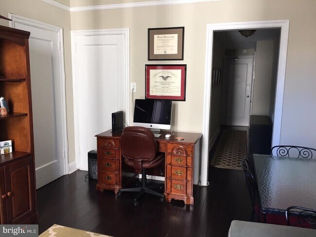 Photo - 2031 Locust St Unidad 1205