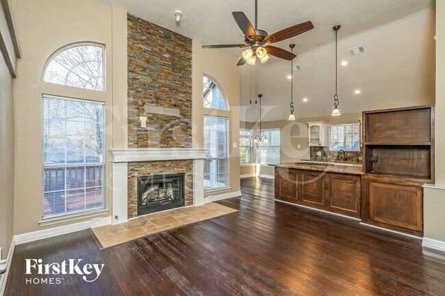 Photo - 1313 Deer Trail