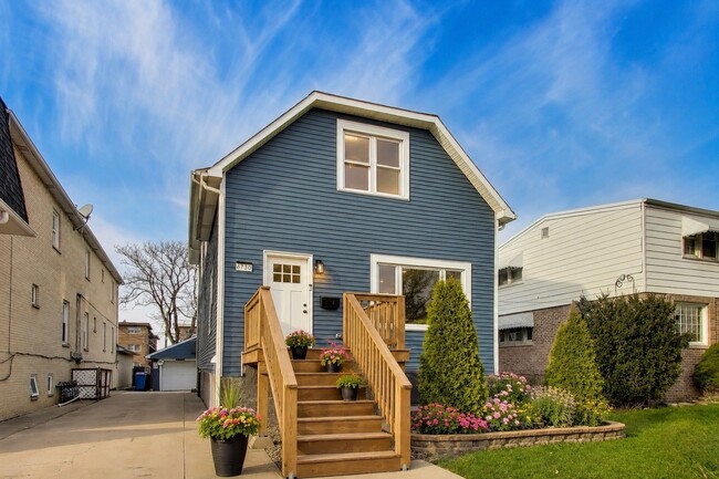 Building Photo - 6730 W Dakin St