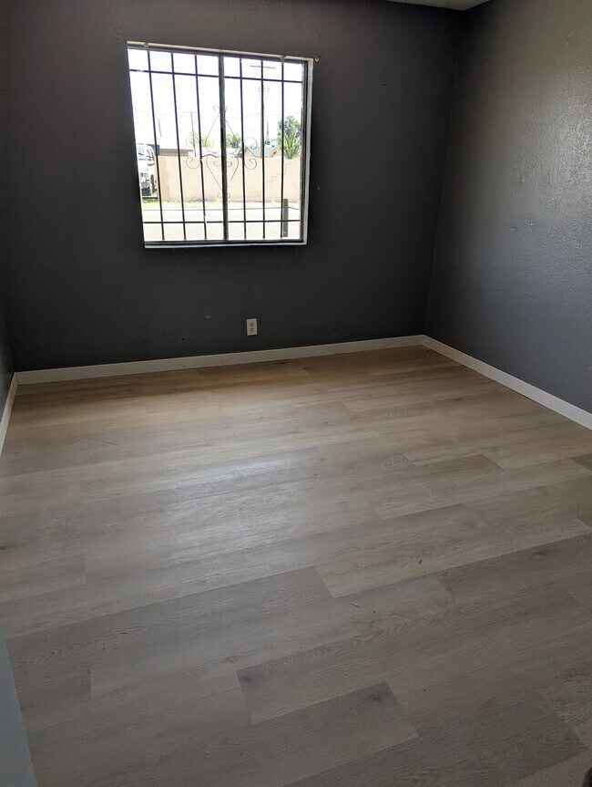 Photo - 2957 E Atlanta Ave Unidad 3-Atlanta Ave