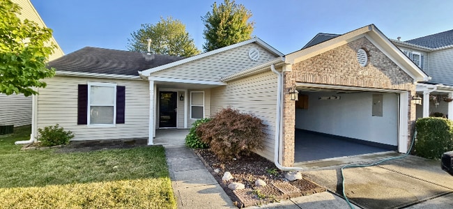 Building Photo - 9393 W Quarter Moon Dr Rental