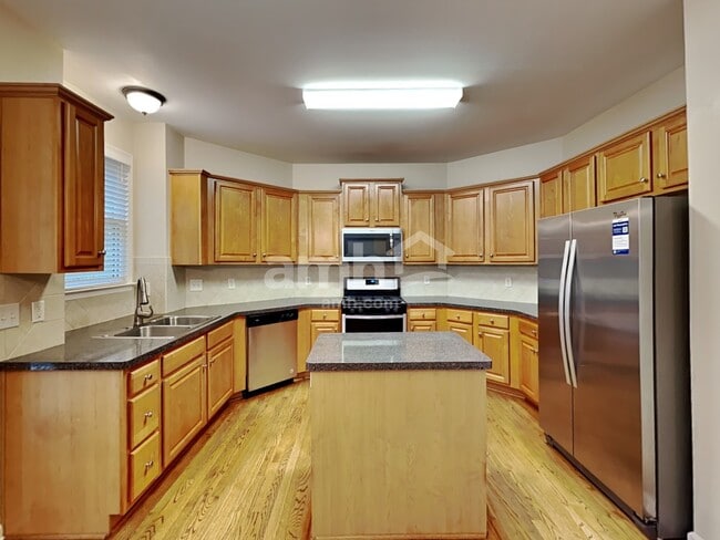 Photo - 521 Autumn Walk