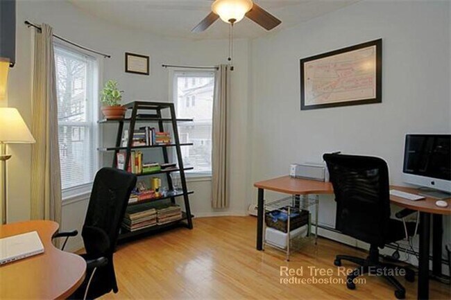 Photo - 7 Iroquois St