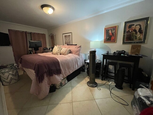 Photo - 412 Sommerville Plz Unit 1