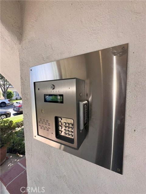 Photo - 137 S Roxbury Dr