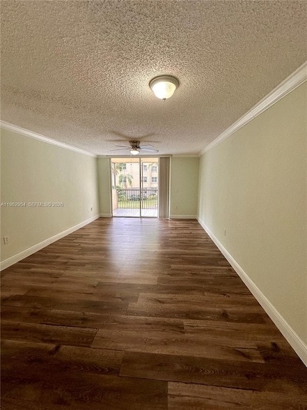 Photo - 8235 Lake Dr Unidad 204