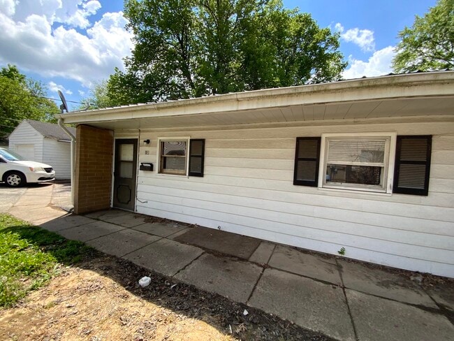 Building Photo - 5.5 Grace-