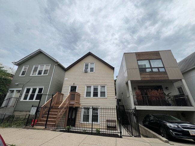 Building Photo - 2721 W Saint Georges Ct Unit Garden Apartment