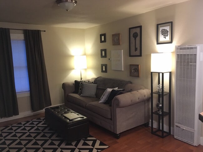 Photo - Adorable 1 bedroom house