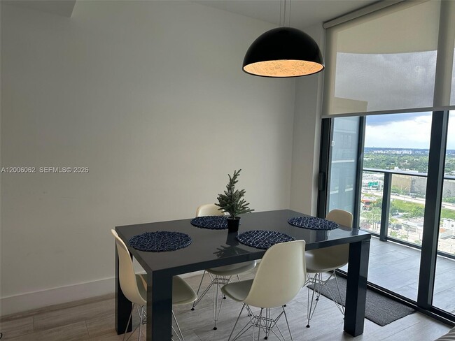 Photo - 121 NE 34th St Unit 1915