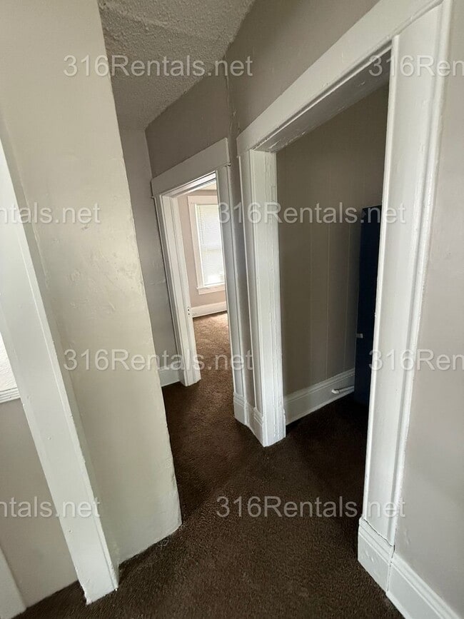 241-243.5-2435 N Chautauqua St Unit 243