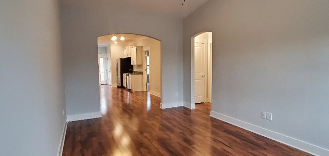 Photo - 203 Bancroft Ml