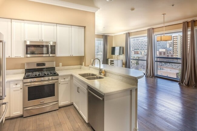 Photo - Gaslamp City Square Condo  2 bed 2 bath, t... Unit 705