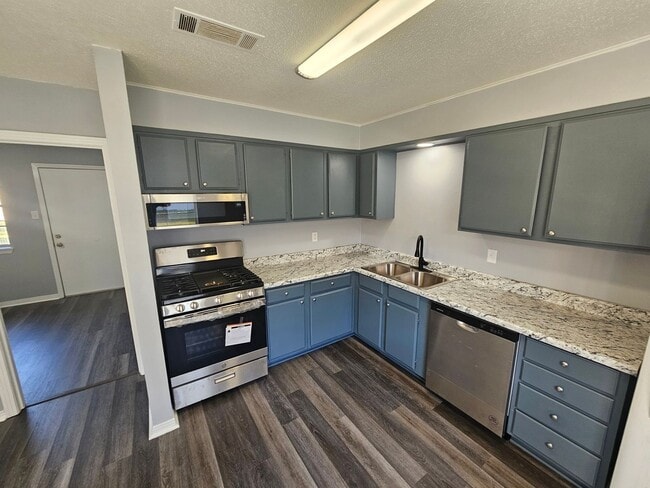 Photo - 1413 Plummer St Unidad Apt. 33