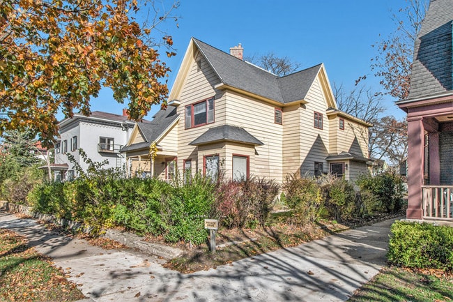 Photo - 144 College Ave NE Unit 144