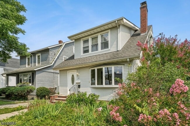Building Photo - 21 Broughton Ave Unit 1