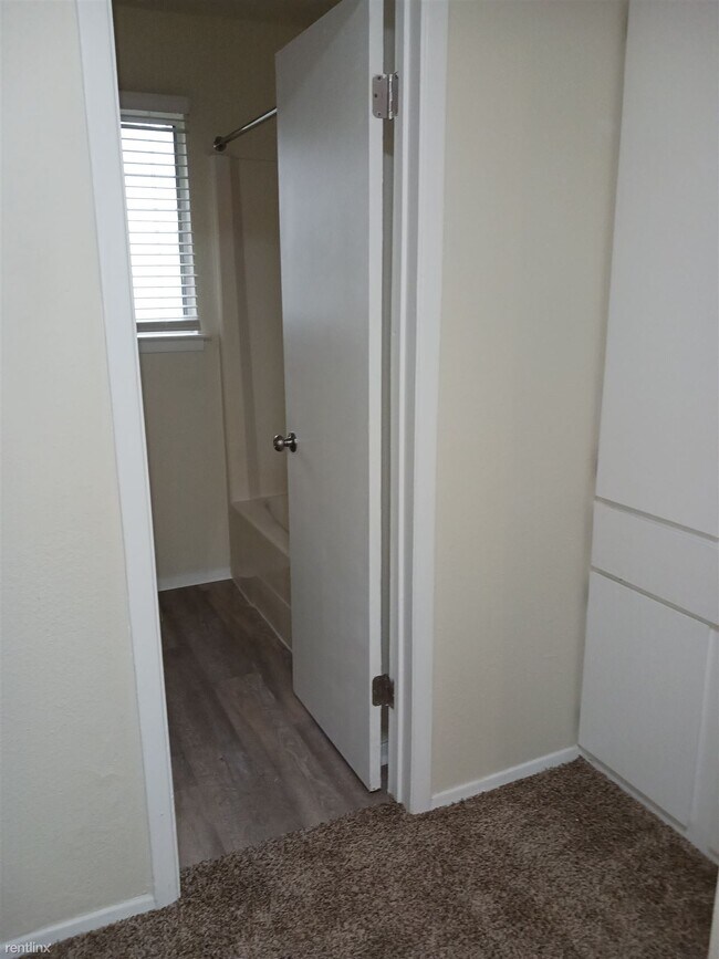 Photo - 2 br, 1.5 bath Townhome - 801 Betsy Ross D...