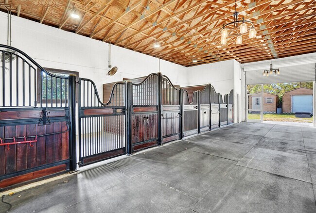 Photo - 11231 Ira Ln