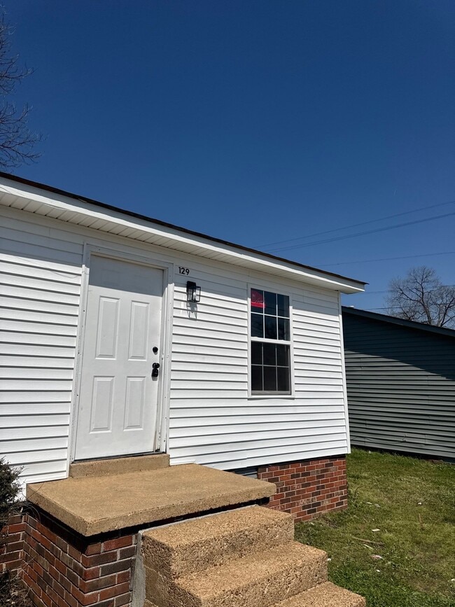 Building Photo - 129 E Jefferson St