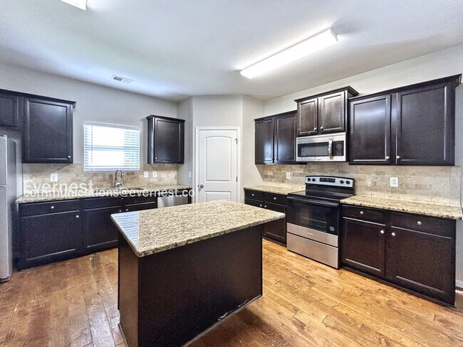 Photo - 345 Westridge Cir