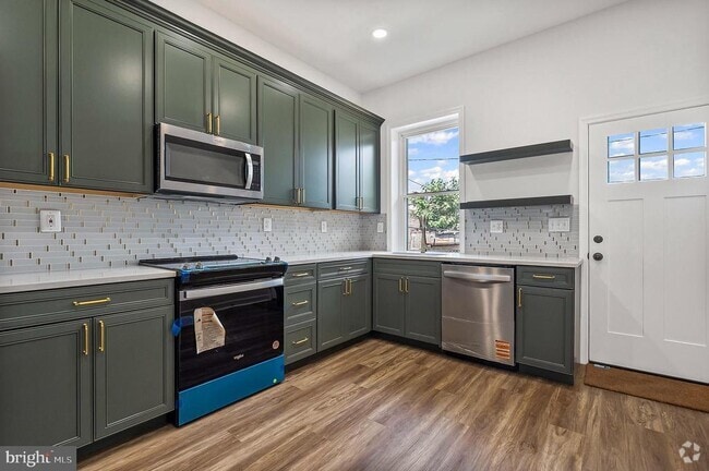 Building Photo - 1715 N Broadway Rental