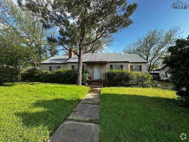 Building Photo - 706 US-82 Rental