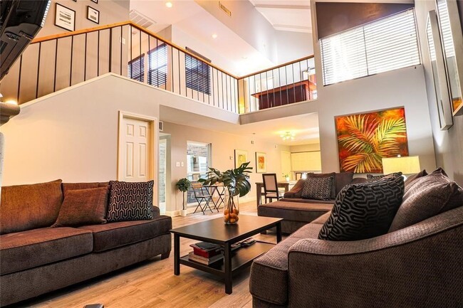 Building Photo - 4724 Post Oak Timber Dr Unit 8/65