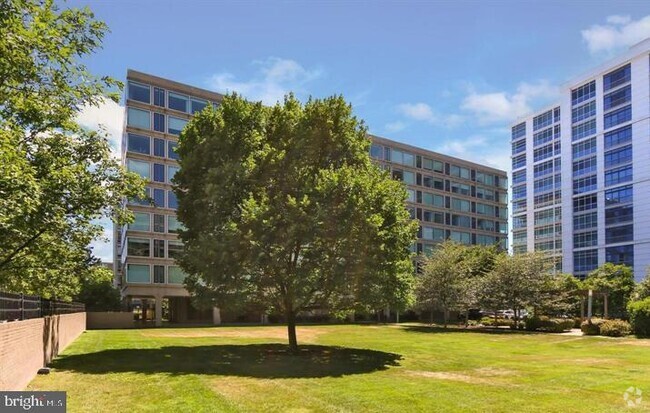 Building Photo - 1101 3rd St SW Unit 207 Rental