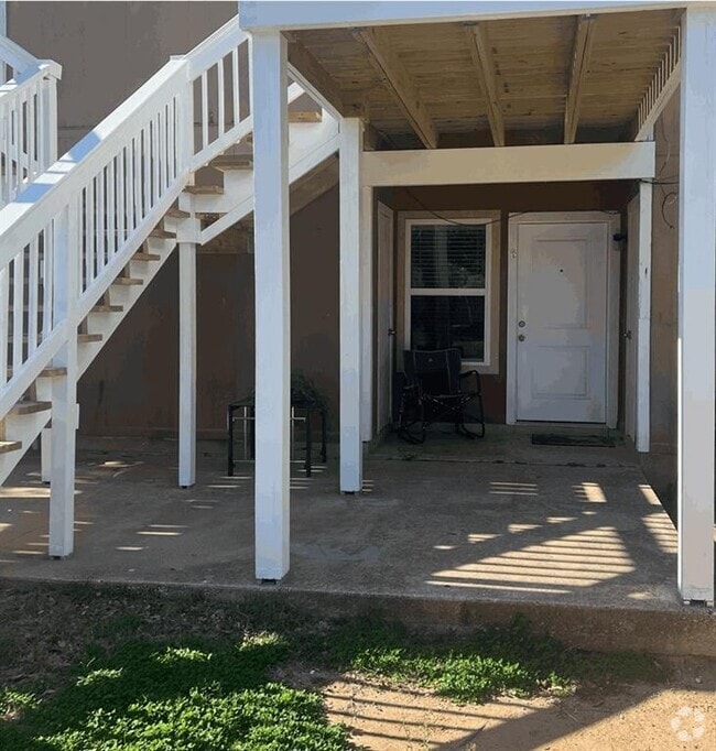 Building Photo - 301 Algerita Dr Rental