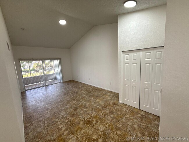 Photo - 2851 N Oakland Forest Dr Unit 307