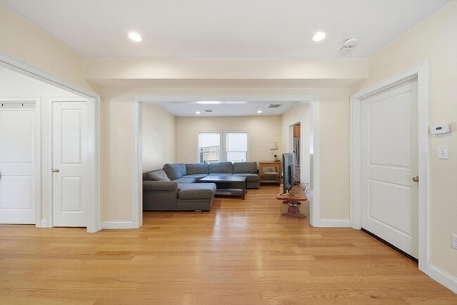 50 Carleton St Unidad n/a