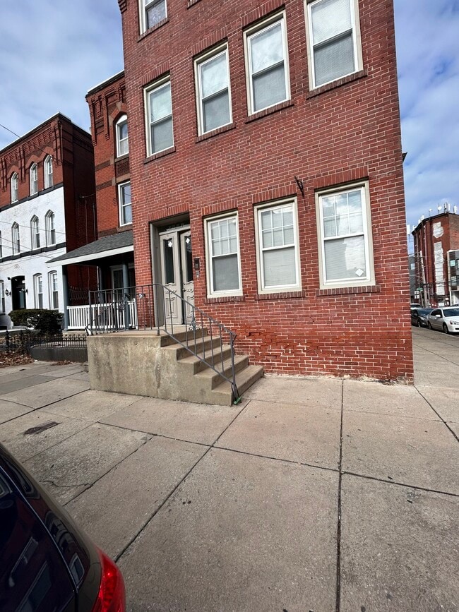 Building Photo - 3901 Baring St Unit 2