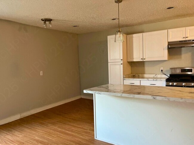 Photo - Hays Street 812-816 Unidad 816