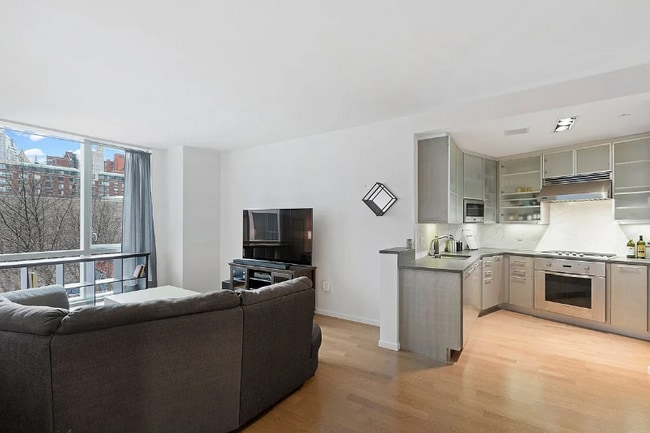 Photo - 200 Chambers St Unit 3G