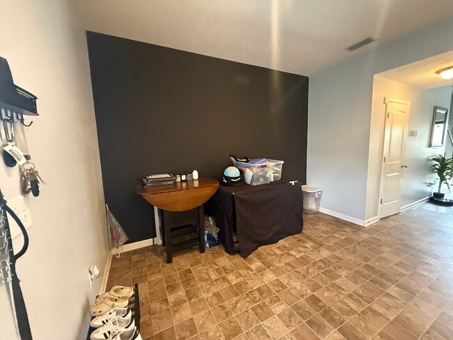 Photo - 1567 Sprucedale Dr