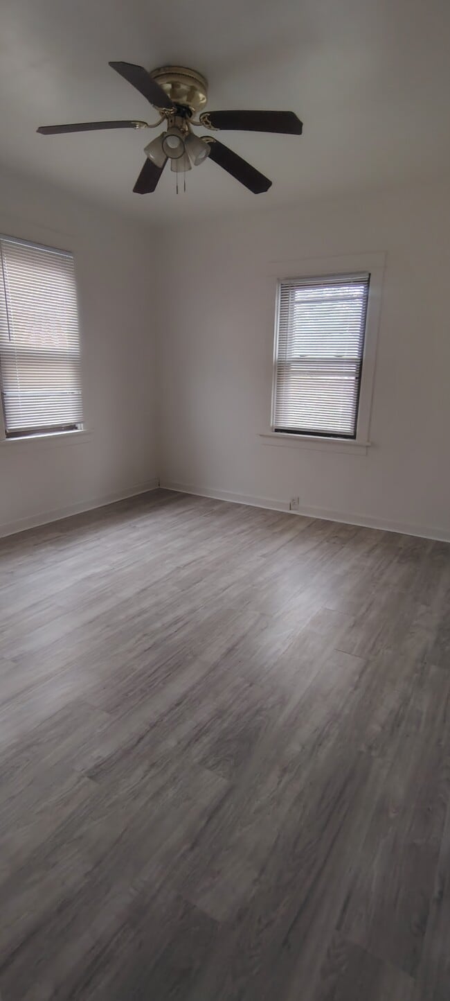 Photo - 701 Pemberton Pl