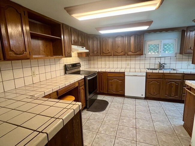 Photo - 1 Bedroom 1 Bath House & Granny Unit - 2 Bedrooms 1 Bath w/Kitchenette in Los Molinos