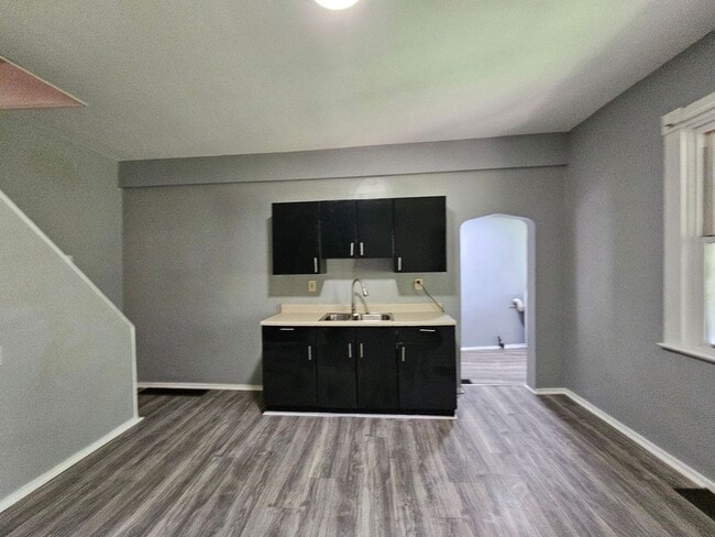 Photo - Spacious 3 bedroom 1 bath house for rent i...