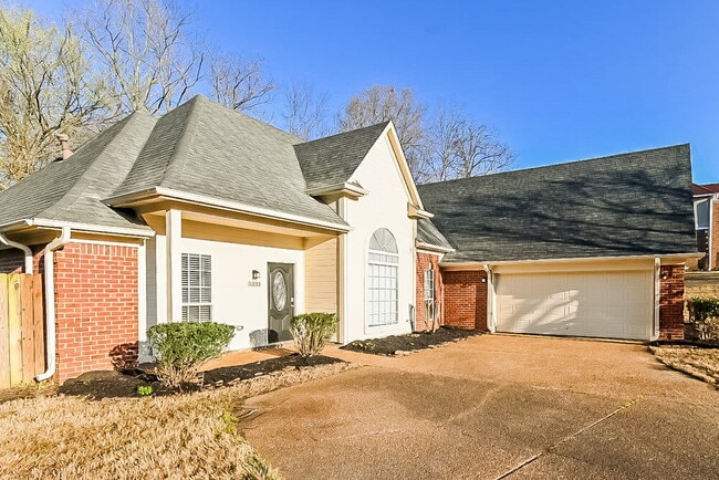 Building Photo - 5333 Doe Ln