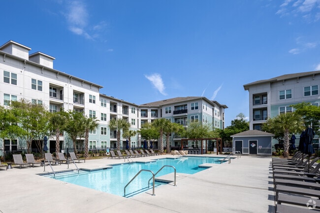 Building Photo - Atlantic on the Avenue