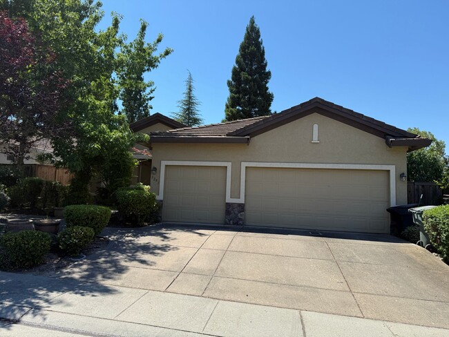 Photo - BEAUTIFUL SINGLE STORY 3+BD, 2.5 BA, & 3 CAR GARAGE!