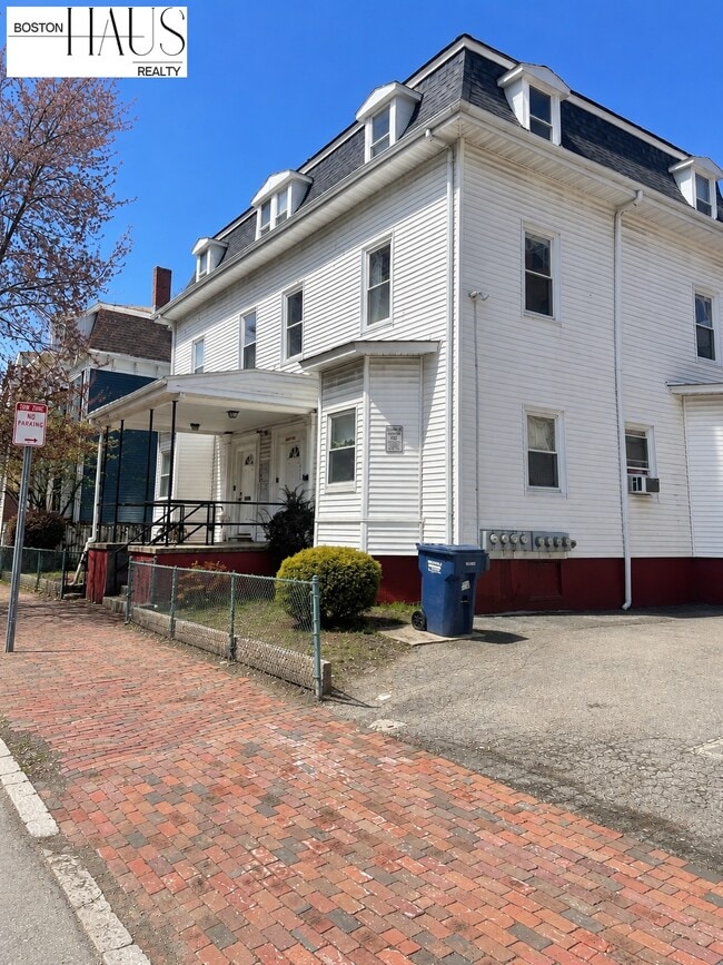 Photo - 33 Inman St Unit 3